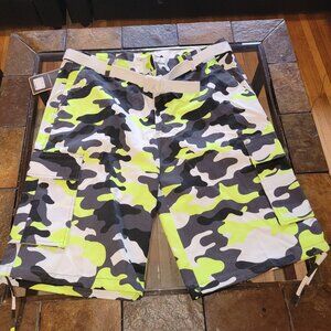 Access Apparel Camo Cargo Shorts with Belt, Waist 44, NWT